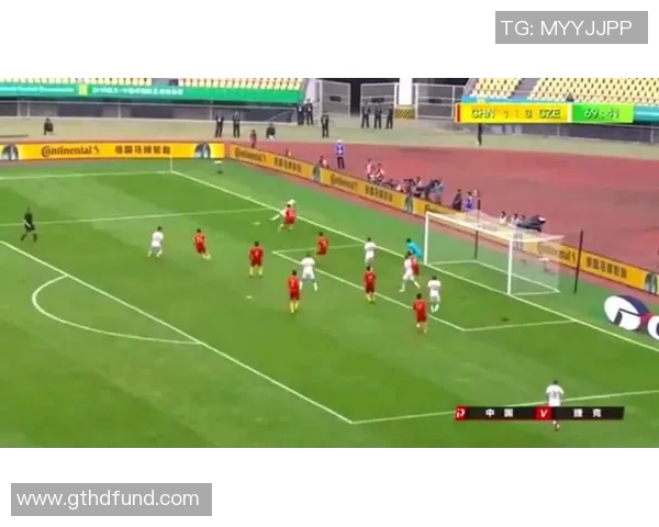 当足球球星化身程序员用键盘敲代码展现绿茵场外的别样风采